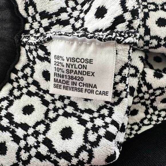 Etcetera Ladies Black & White Skirt Size Small Stretch Geometric Short Casual - Picture 6 of 8